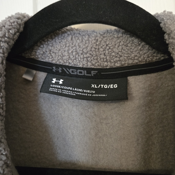 Under Armour Gray and Orange Snap Closure - Picture 3 of 3